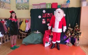 Wizyta Świętego Mikołaja i Elfa w grupie 0 a (2)